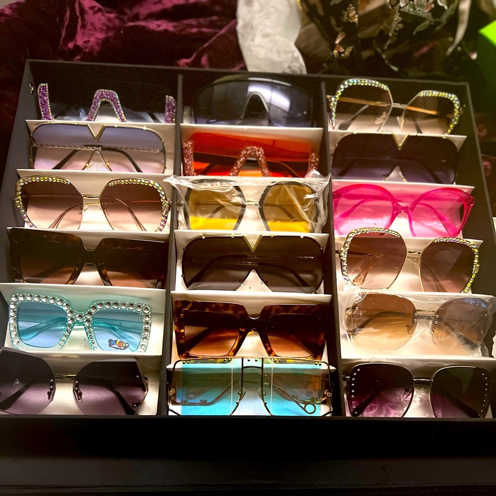Assorted Sunglasses , beautiful all Brand new !